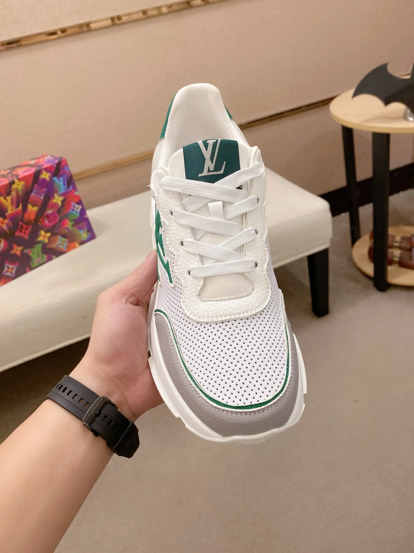 Men's shoes: 442💰🎉🎉LV~Louis Vuitton trendy men's shoes, new shipments, latest matching, the same style as the official website, super high quality, hot sales of the season [strong][strong][strong]Selected first-layer cowhide, comfortable sheepskin lining, original last, comfortable on the foot, wear-resistant rubber outsole, size: 38-44.
